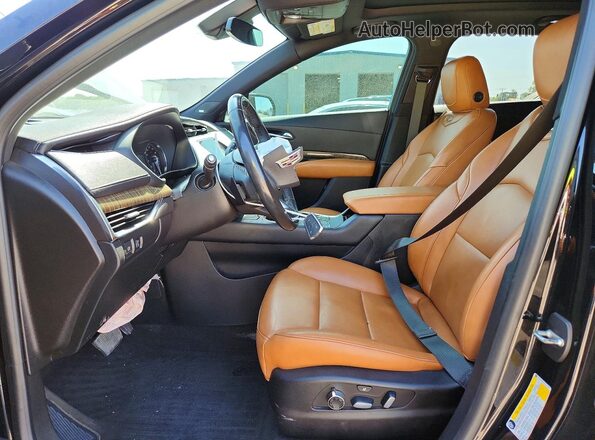 1GYFZDR4XKF117639 2019 CADILLAC XT4 Black Вид салону спереду