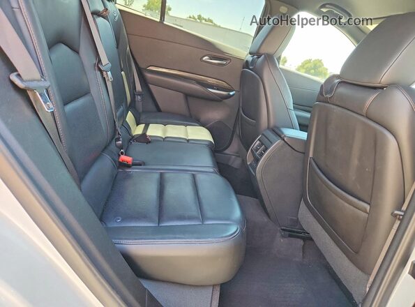 1GYFZER40KF159520 2019 CADILLAC XT4 White Vista de los asientos traseros