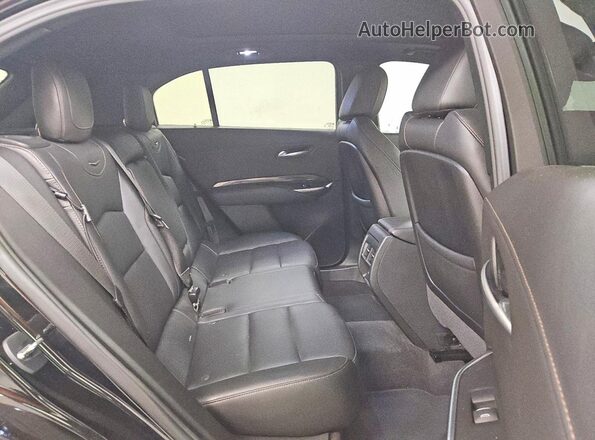 1GYFZER40MF001004 2021 CADILLAC XT4 Black Widok wnętrza z tyłu