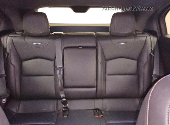 1GYFZER40MF001004 2021 CADILLAC XT4 Black Widok tylnych siedzeń