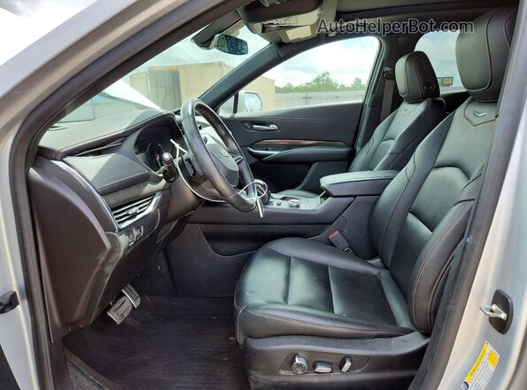 1GYFZER45KF229402 2019 CADILLAC XT4 Silver Սալոնի դիմացի տեսք