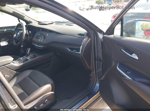 1GYFZER49KF172265 2019 CADILLAC XT4 Gray Вид салону спереду