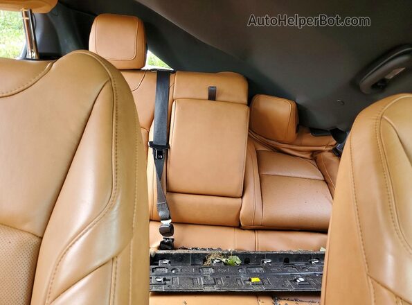 1GYFZFR44MF017762 2021 CADILLAC XT4 White Vista de los asientos traseros