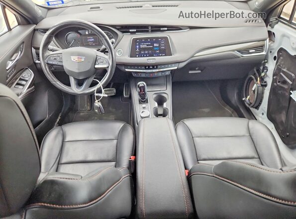 1GYFZFR48PF141215 2023 CADILLAC XT4 White Առջևի վահանակի տեսք