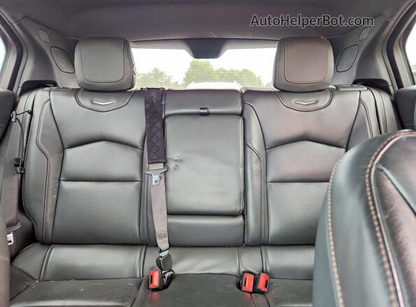 1GYFZFR49KF226850 2019 CADILLAC XT4 White Vista de los asientos traseros