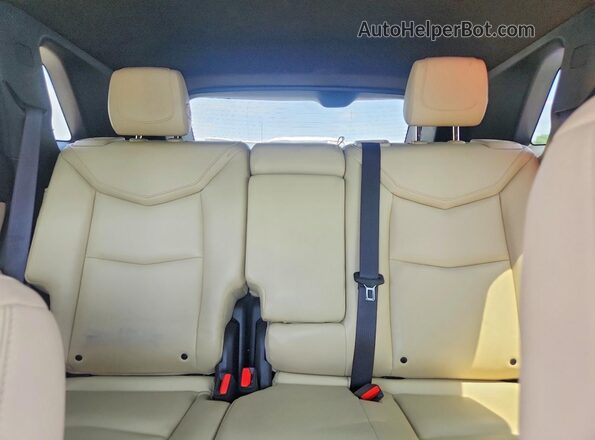 1GYKNARSXHZ129157 2017 CADILLAC XT5 White Vista de los asientos traseros