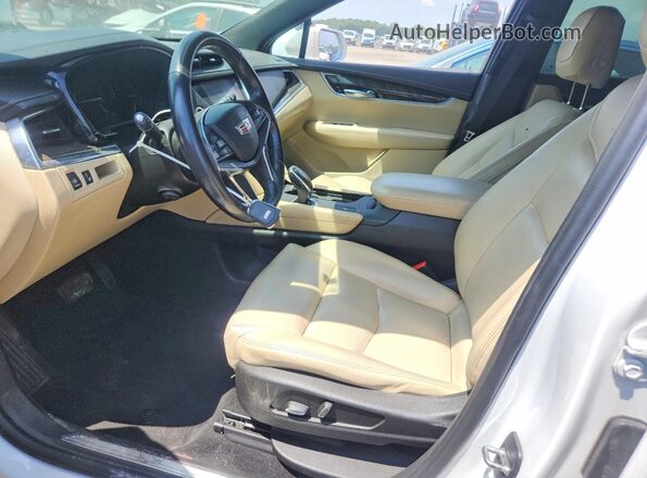 1GYKNARSXHZ129157 2017 CADILLAC XT5 White Vista interior delantera