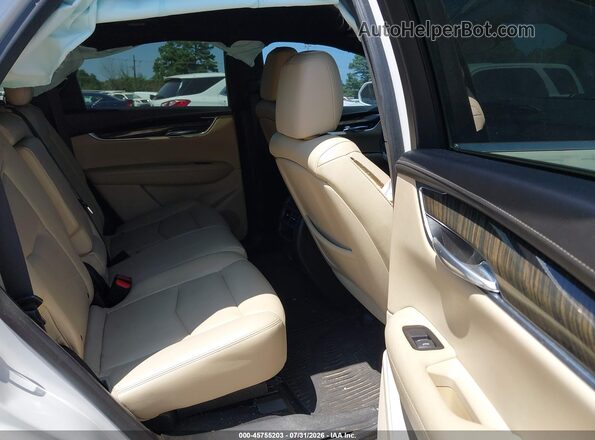 1GYKNARSXJZ115376 2018 CADILLAC XT5 Белый Вид наклейки с VIN-кодом