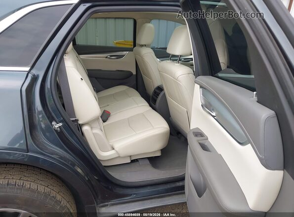 1GYKNDR40MZ150239 2021 CADILLAC XT5 Blue VIN կոդի պիտակի տեսք