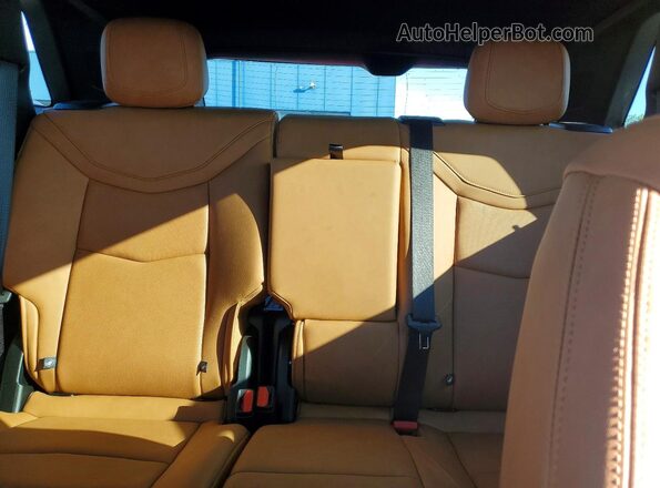1GYKNDR40RZ759080 2024 CADILLAC XT5 Purple Rear seats view