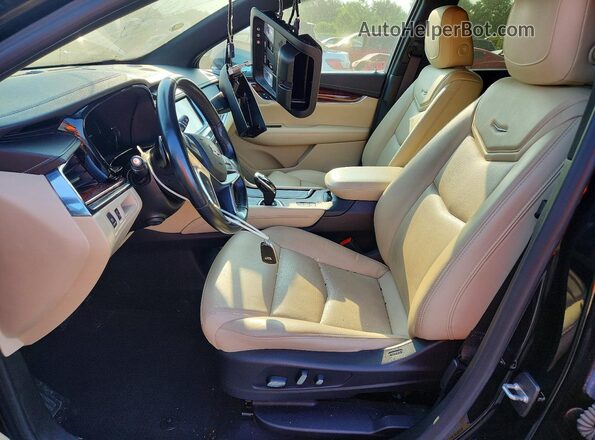 1GYKNDRS9JZ201845 2018 CADILLAC XT5 Черный Вид салона спереди