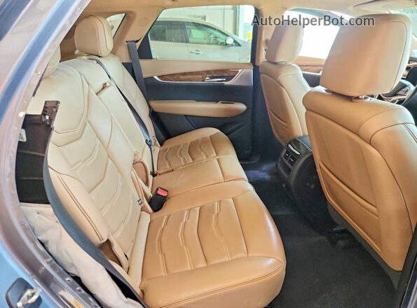 1GYKNFRS1MZ219921 2021 CADILLAC XT5 Gray Vista interior trasera