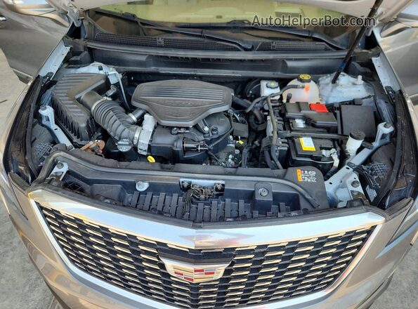 1GYKNFRS1MZ219921 2021 CADILLAC XT5 Gray Vista del compartimento del motor