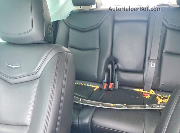 1GYKNFRS4JZ119596 2018 CADILLAC XT5 Silver Вид задніх сидінь