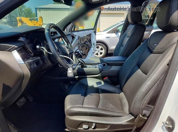 1GYKPBR47PZ163525 2023 CADILLAC XT6 White Front interior view