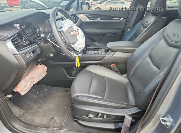 1GYKPCRS0RZ729113 2024 CADILLAC XT6 Silver Вид салону спереду