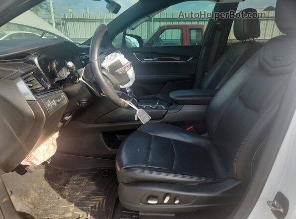1GYKPCRS1MZ178313 2021 CADILLAC XT6 White Вид салону спереду
