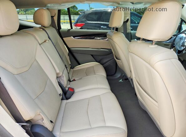 1GYKPCRS4PZ146671 2023 CADILLAC XT6 Silver Rear interior view