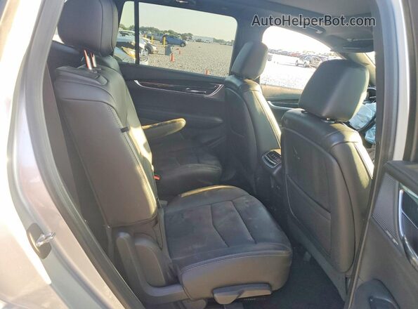 1GYKPCRS5LZ110109 2020 CADILLAC XT6 Серебряный Вид задних сидений