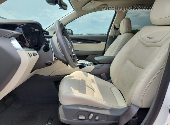 1GYKPCRSXMZ207890 2021 CADILLAC XT6 White Front interior view