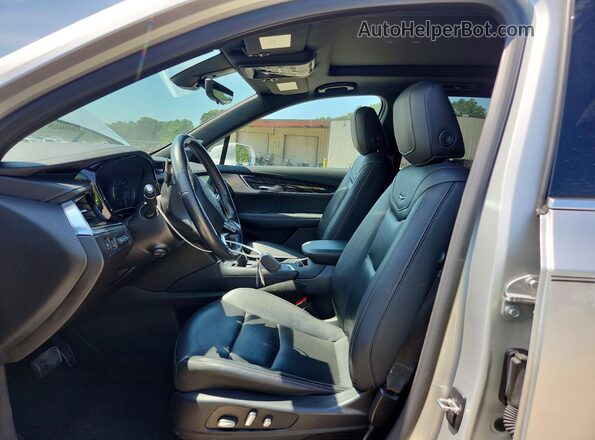 1GYKPDRS5LZ216484 2020 CADILLAC XT6 Silver Вид салону спереду