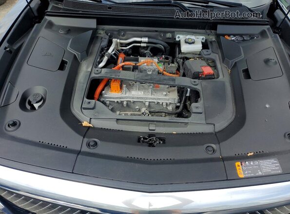 1GYKPMRL5RZ143182 2024 CADILLAC OTHER Black ძრავის განყოფილების ხედი