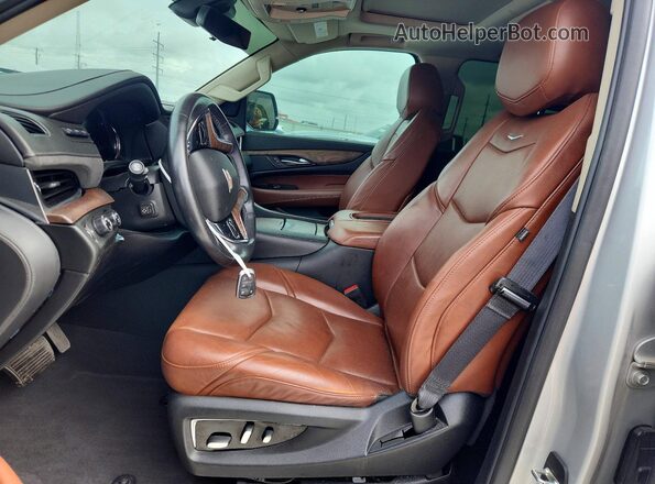 1GYS4CKJ4LR174412 2020 CADILLAC ESCALADE Silver Front interior view