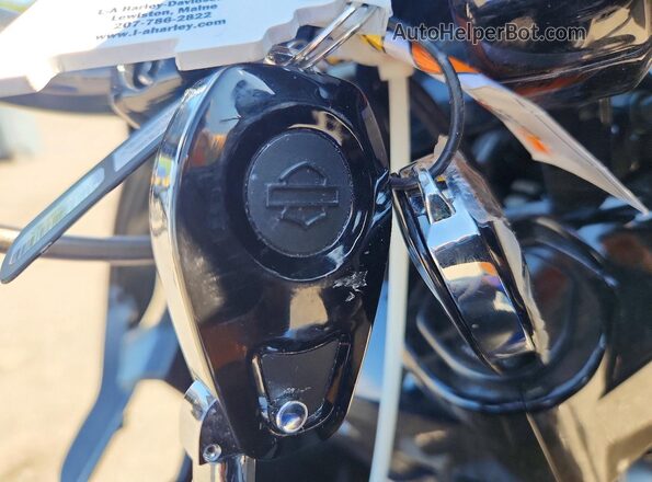 1HD1TL818TB955663 2026 HARLEY-DAVIDSON FLTRXSTSE Синий Вид панели приборов