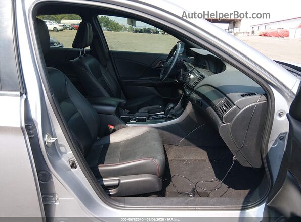 1HGCR2F13HA277487 2017 HONDA ACCORD Silver Вид салону спереду