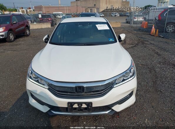1HGCR2F15HA052813 2017 HONDA ACCORD Белый Вид щитка приборов