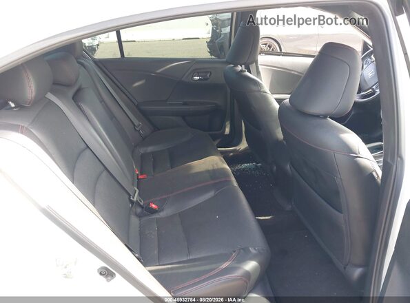 1HGCR2F18HA180589 2017 HONDA ACCORD White Widok naklejki z numerem VIN