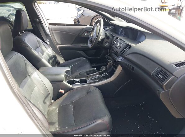 1HGCR2F18HA180589 2017 HONDA ACCORD White Widok wnętrza z przodu
