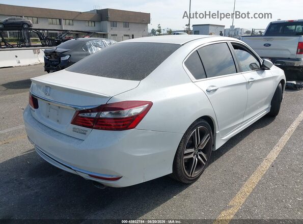 1HGCR2F18HA180589 2017 HONDA ACCORD White Tył prawy