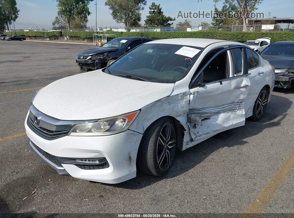 1HGCR2F18HA180589 2017 HONDA ACCORD White Przód lewy