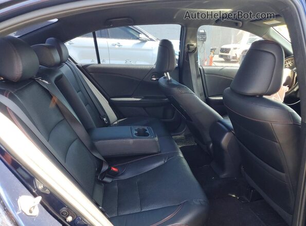 1HGCR2F1XHA303941 2017 HONDA ACCORD Blue Widok tylnych siedzeń