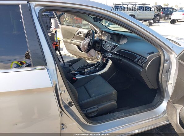 1HGCR2F31HA189751 2017 HONDA ACCORD Silver Սալոնի դիմացի տեսք