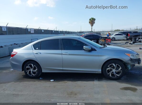 1HGCR2F31HA189751 2017 HONDA ACCORD Silver Սալոնի 360 աստիճան տեսք