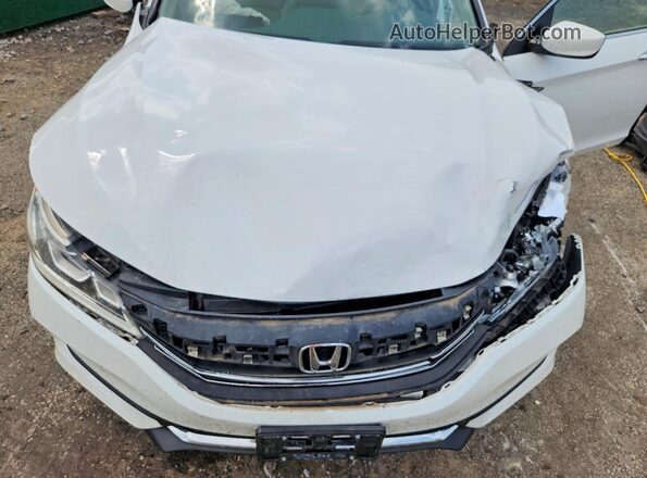 1HGCR2F32HA012710 2017 HONDA ACCORD White Vista interior trasera
