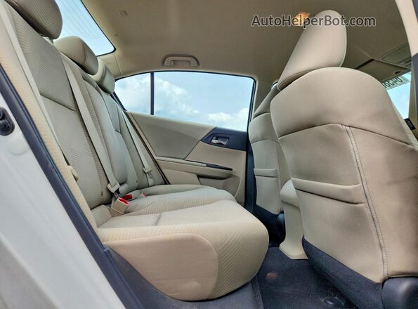 1HGCR2F32HA012710 2017 HONDA ACCORD White Vista de los asientos traseros