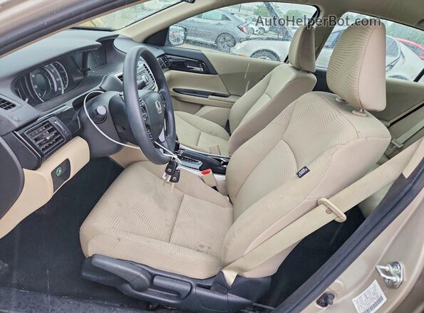 1HGCR2F32HA307080 2017 HONDA ACCORD Cream Vista interior delantera