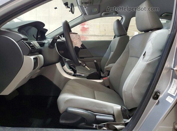 1HGCR2F33HA133181 2017 HONDA ACCORD Silver Вид салону спереду