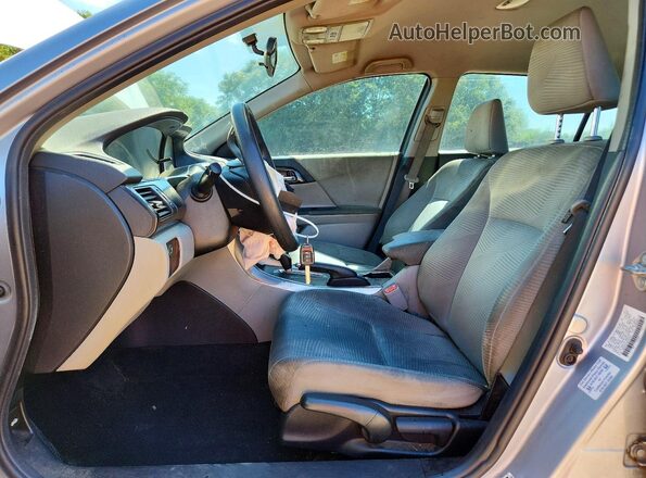 1HGCR2F33HA264403 2017 HONDA ACCORD Silver Սալոնի դիմացի տեսք