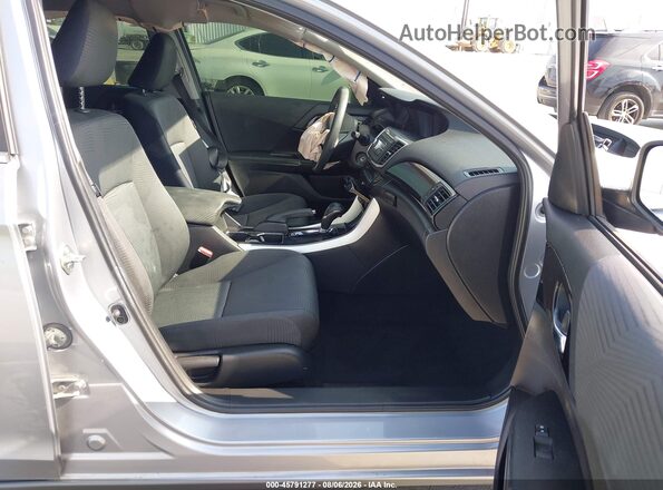 1HGCR2F36HA003119 2017 HONDA ACCORD Silver Вид салону спереду