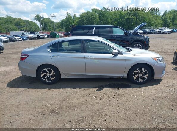 1HGCR2F3XHA055014 2017 HONDA ACCORD Silver Սալոնի հետևի տեսք