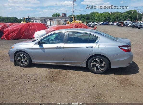 1HGCR2F3XHA055014 2017 HONDA ACCORD Silver Սալոնի 360 աստիճան տեսք