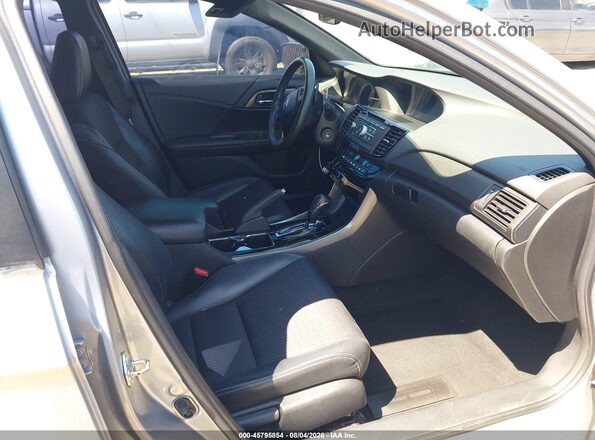 1HGCR2F50GA204952 2016 HONDA ACCORD Silver Front interior view