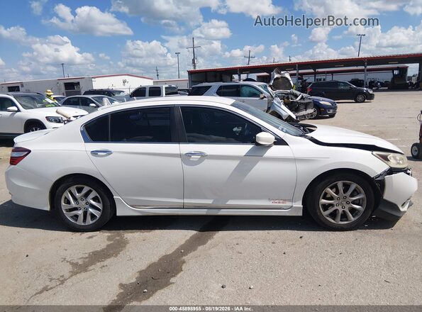 1HGCR2F50GA217359 2016 HONDA ACCORD White Вид задньої частини салону