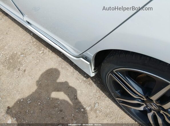1HGCR2F51HA068431 2017 HONDA ACCORD White Front view