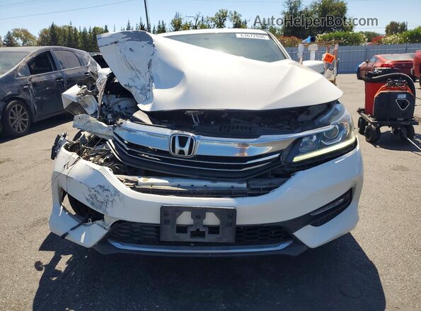 1HGCR2F52HA071452 2017 HONDA ACCORD White Вид спереду