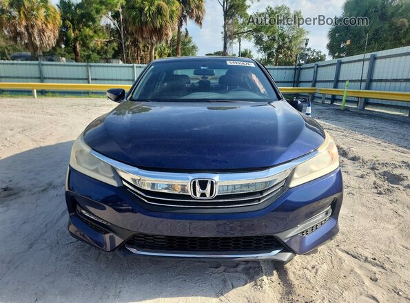 1HGCR2F52HA088879 2017 HONDA ACCORD Blue Widok z przodu